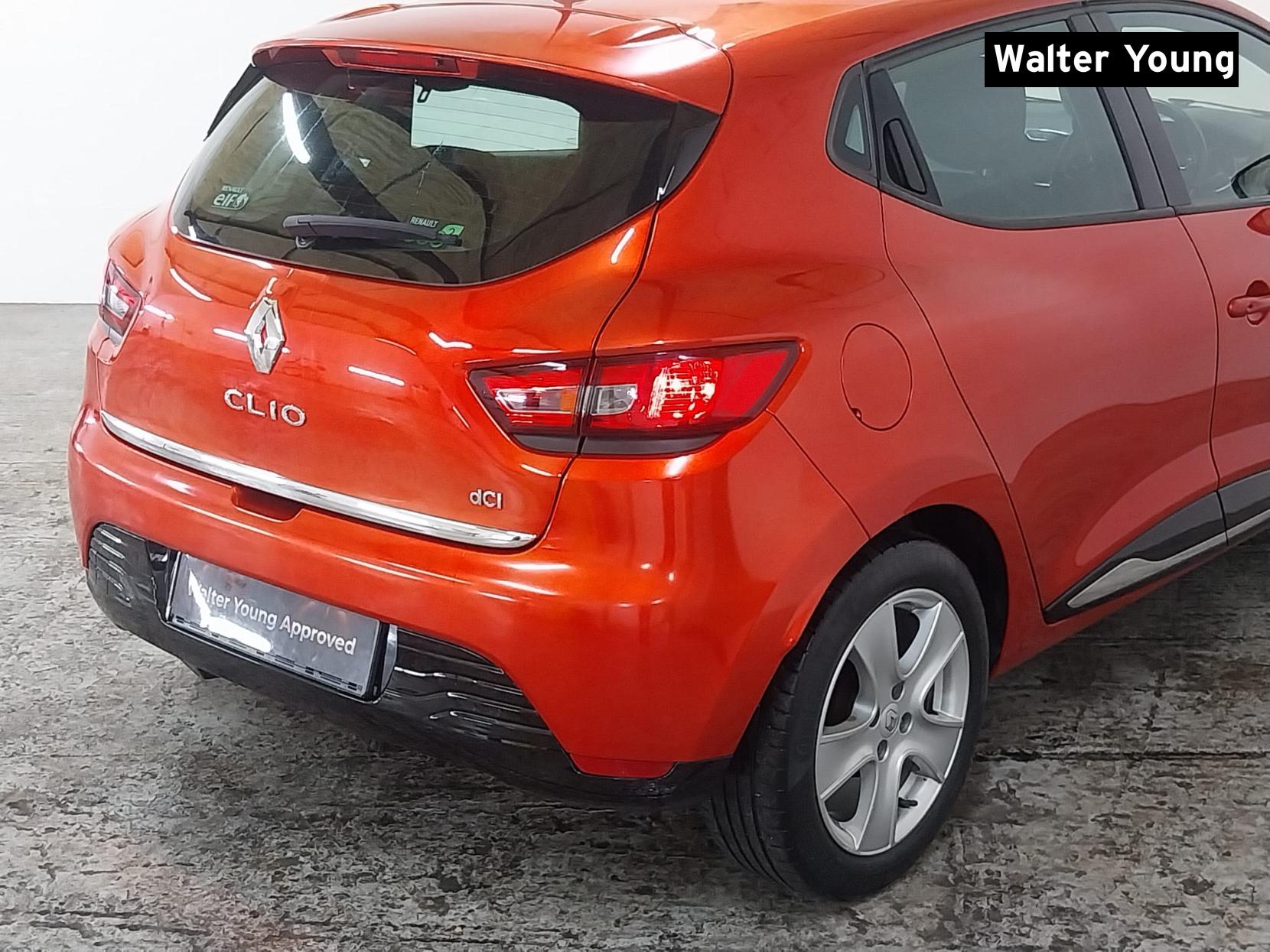 Renault Clio 1.5 dCi Dynamique MediaNav Hatchback 5dr Diesel Manual Euro 5 (s/s) (90 ps)