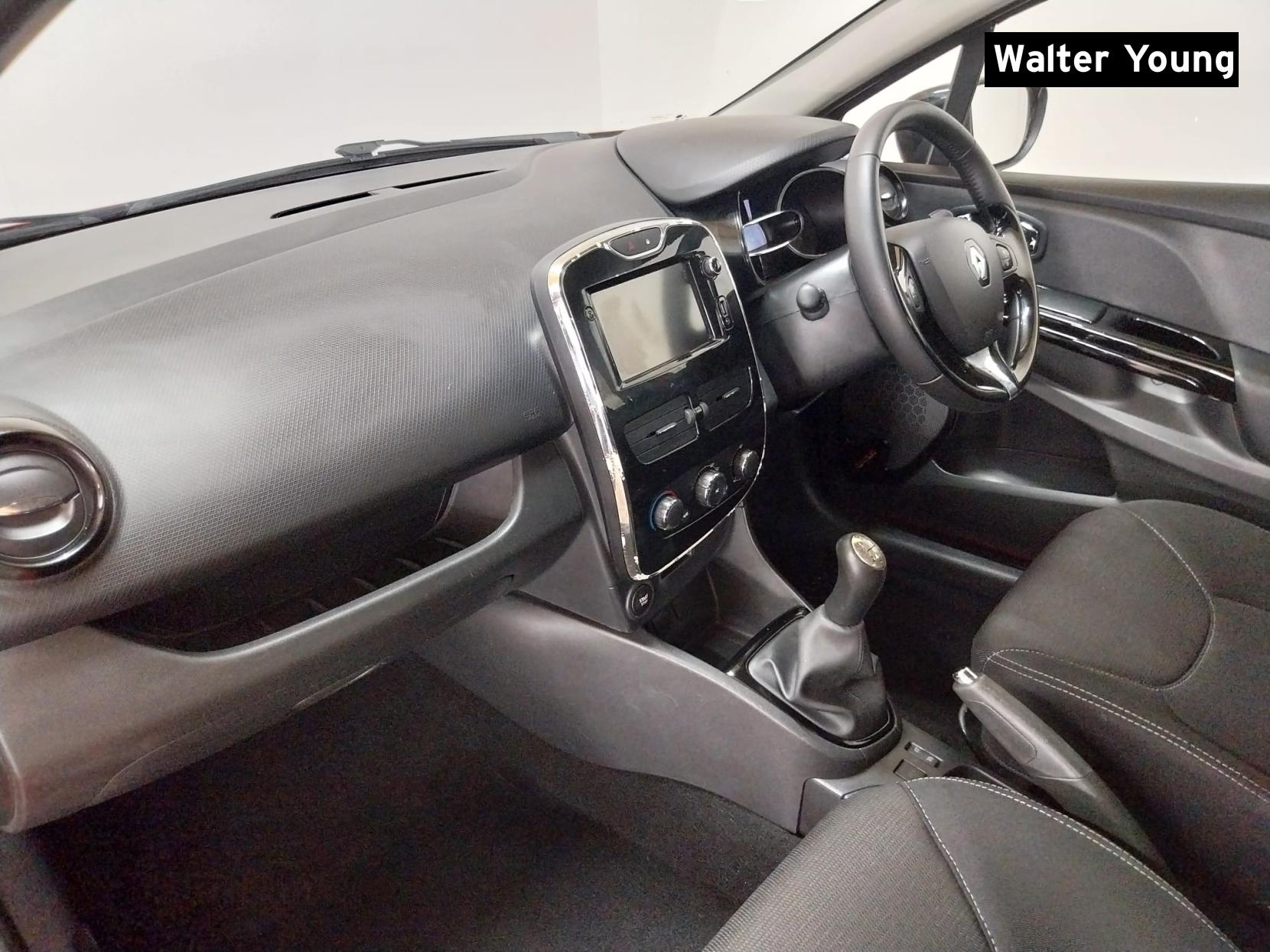Renault Clio 1.5 dCi Dynamique MediaNav Hatchback 5dr Diesel Manual Euro 5 (s/s) (90 ps)