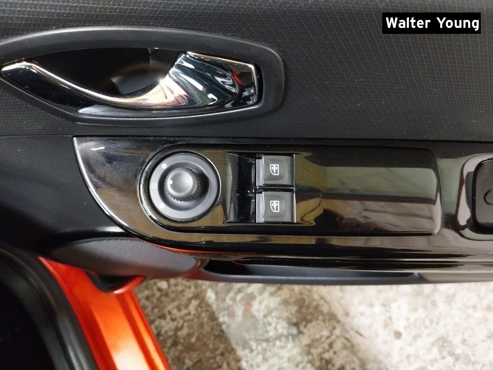 Renault Clio 1.5 dCi Dynamique MediaNav Hatchback 5dr Diesel Manual Euro 5 (s/s) (90 ps)