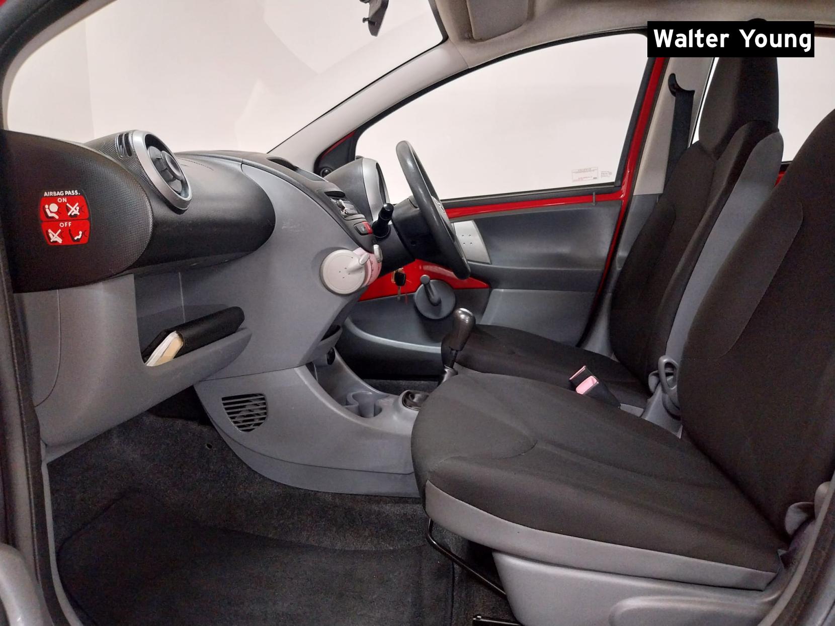 Toyota AYGO 1.0 VVT-i Hatchback 5dr Petrol Manual Euro 4 (67 bhp)