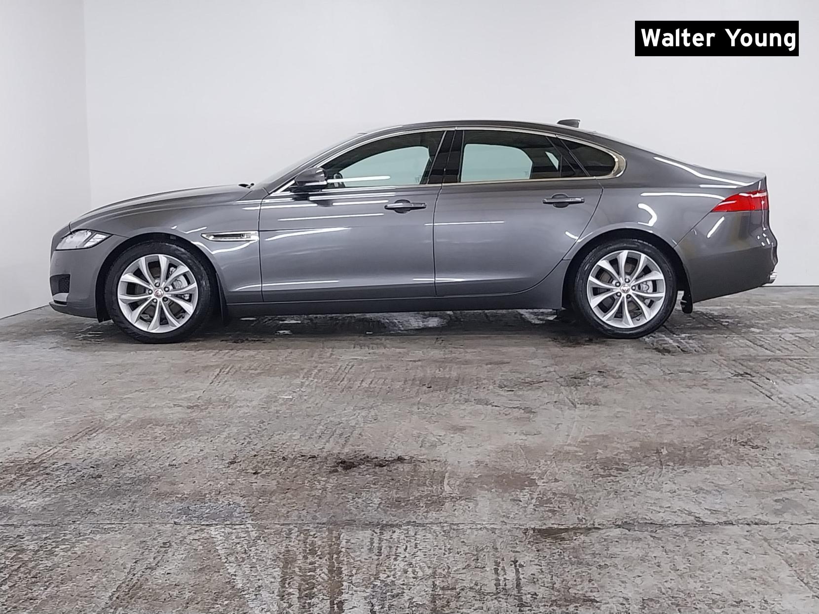 Jaguar XF 2.0d Portfolio Saloon 4dr Diesel Auto Euro 6 (s/s) (180 ps)