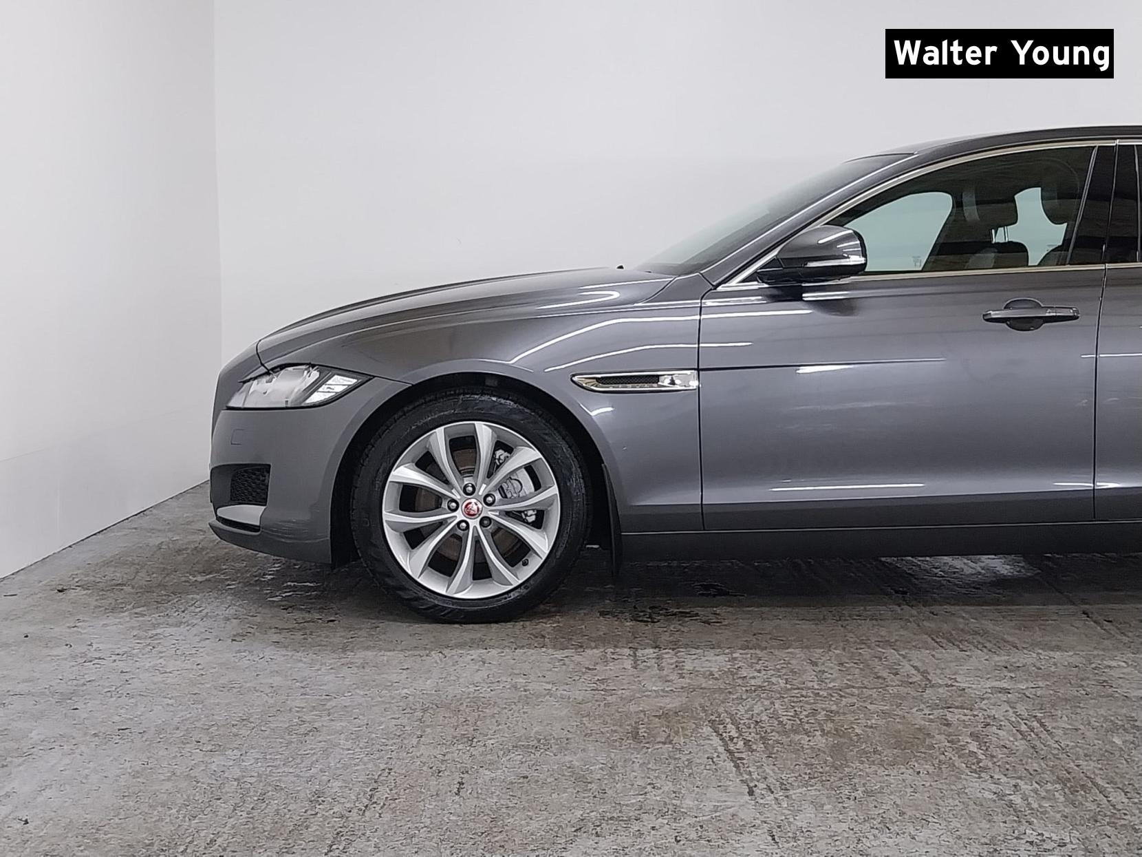 Jaguar XF 2.0d Portfolio Saloon 4dr Diesel Auto Euro 6 (s/s) (180 ps)