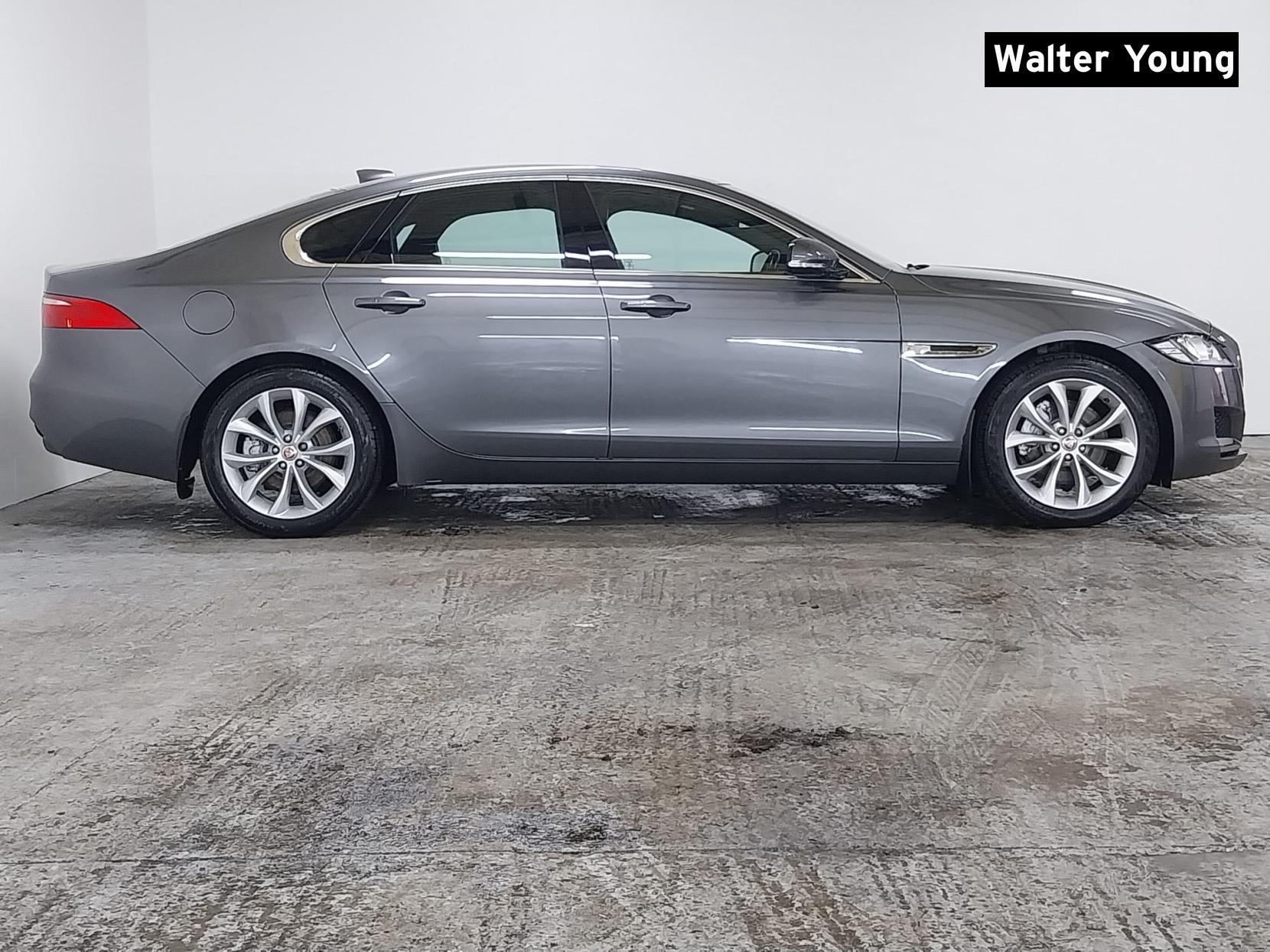 Jaguar XF 2.0d Portfolio Saloon 4dr Diesel Auto Euro 6 (s/s) (180 ps)