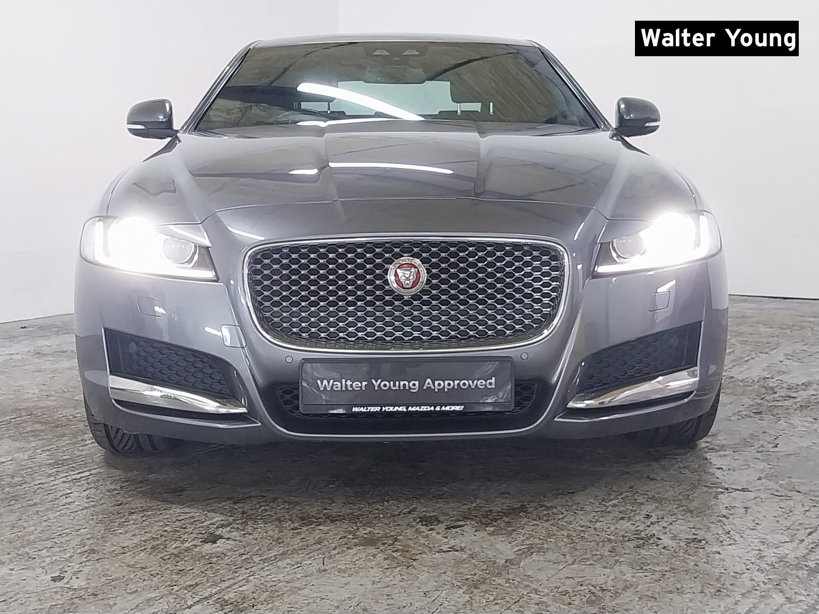 Jaguar XF 2.0d Portfolio Saloon 4dr Diesel Auto Euro 6 (s/s) (180 ps)