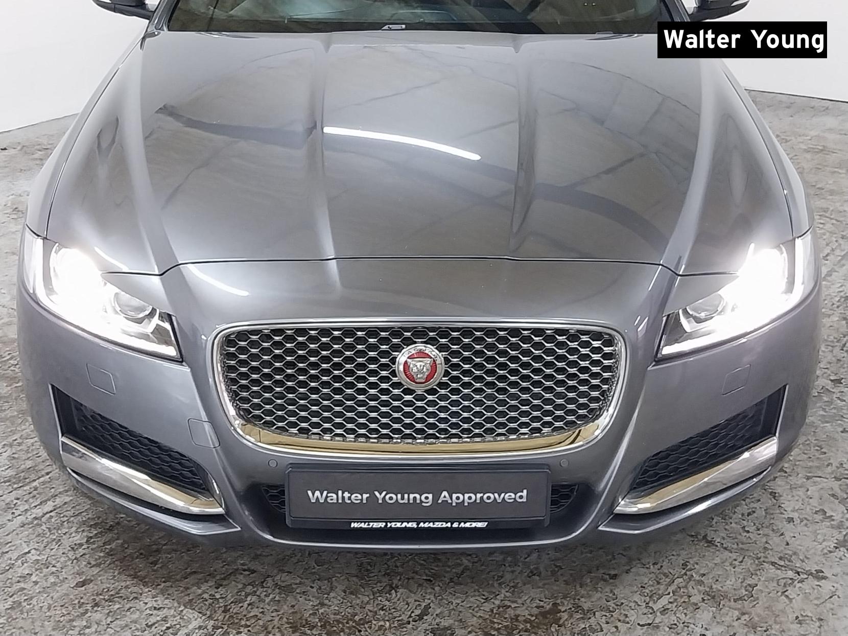 Jaguar XF 2.0d Portfolio Saloon 4dr Diesel Auto Euro 6 (s/s) (180 ps)