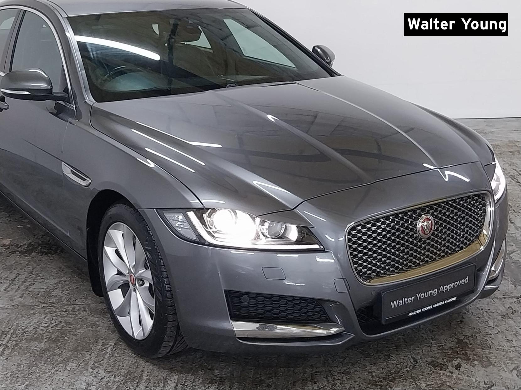 Jaguar XF 2.0d Portfolio Saloon 4dr Diesel Auto Euro 6 (s/s) (180 ps)