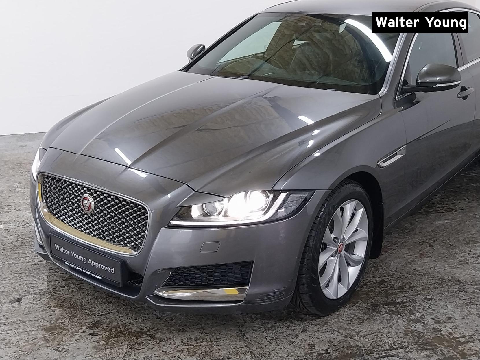 Jaguar XF 2.0d Portfolio Saloon 4dr Diesel Auto Euro 6 (s/s) (180 ps)