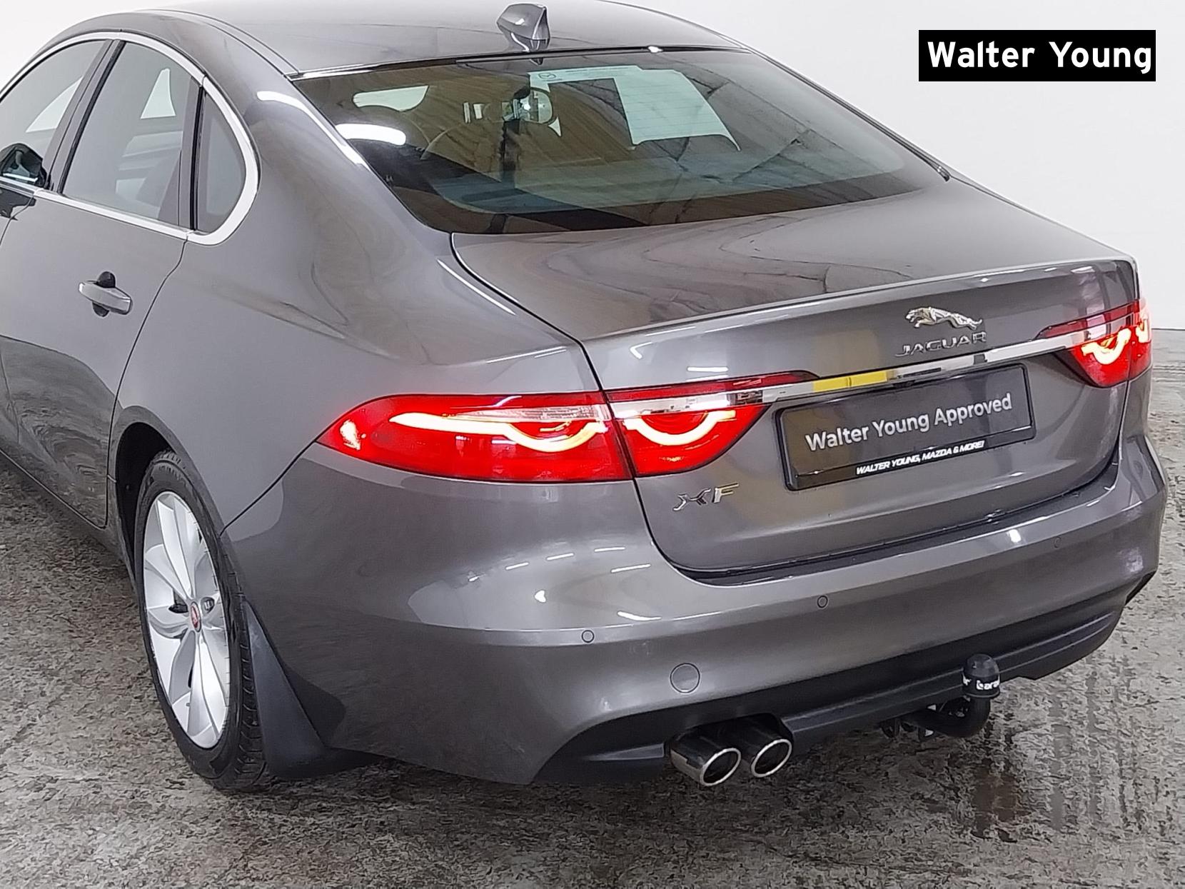 Jaguar XF 2.0d Portfolio Saloon 4dr Diesel Auto Euro 6 (s/s) (180 ps)