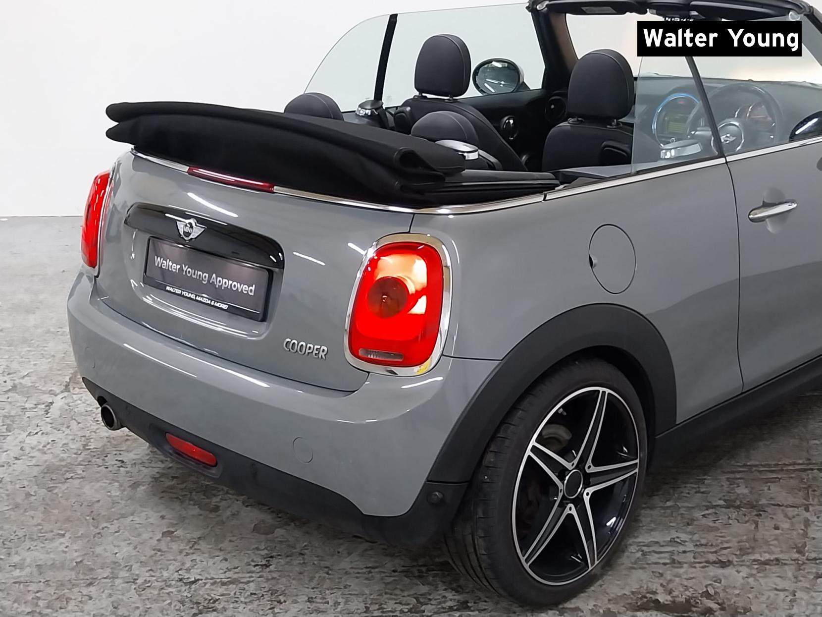 MINI Convertible 1.5 Cooper Convertible 2dr Petrol Manual Euro 6 (s/s) (136 ps)