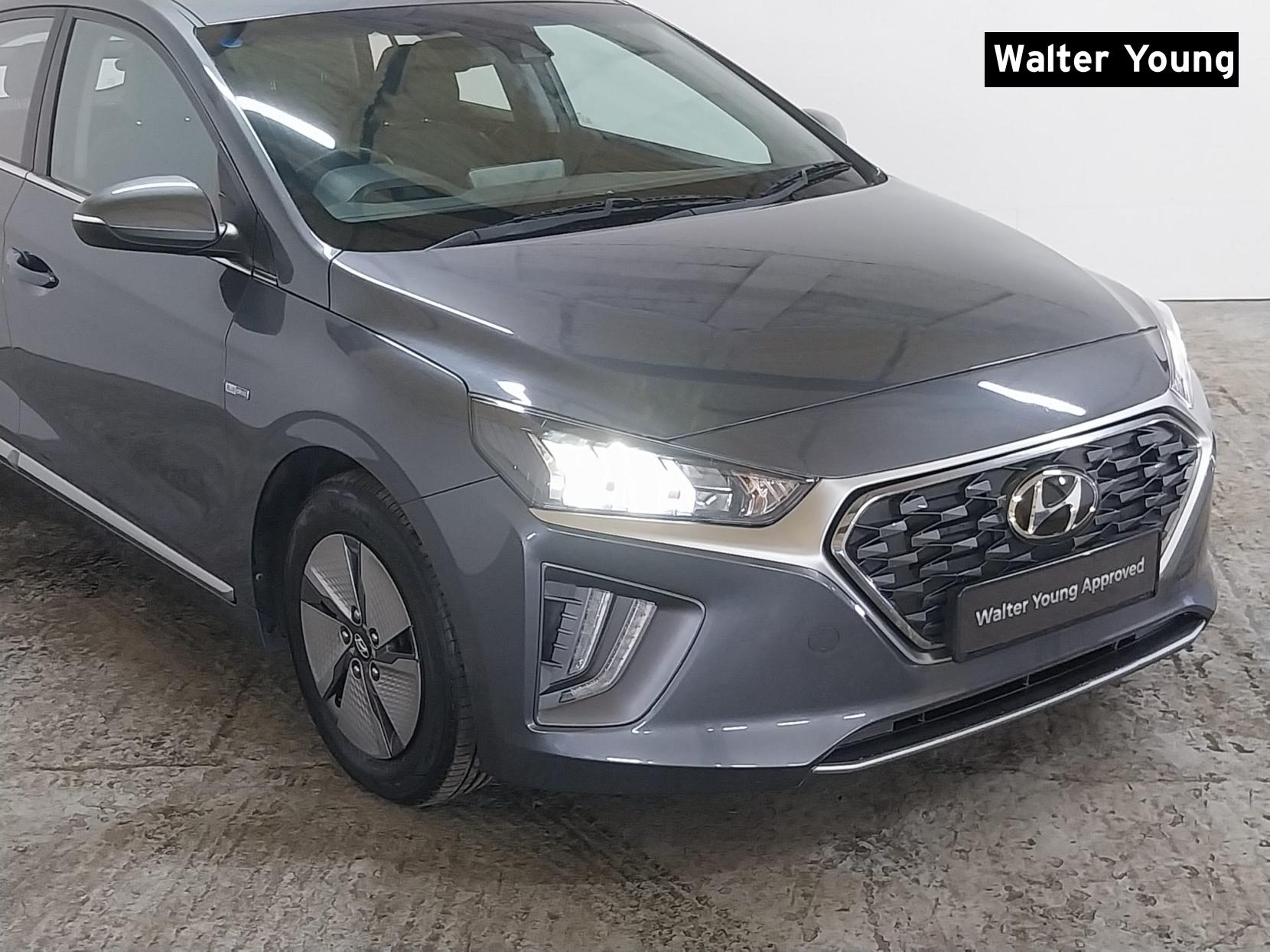 Hyundai IONIQ 1.6 h-GDi Premium Hatchback 5dr Petrol Hybrid DCT Euro 6 (s/s) (141 ps)