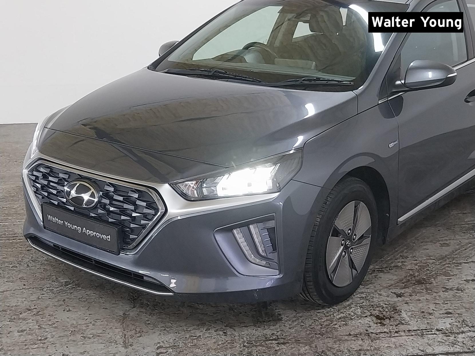 Hyundai IONIQ 1.6 h-GDi Premium Hatchback 5dr Petrol Hybrid DCT Euro 6 (s/s) (141 ps)