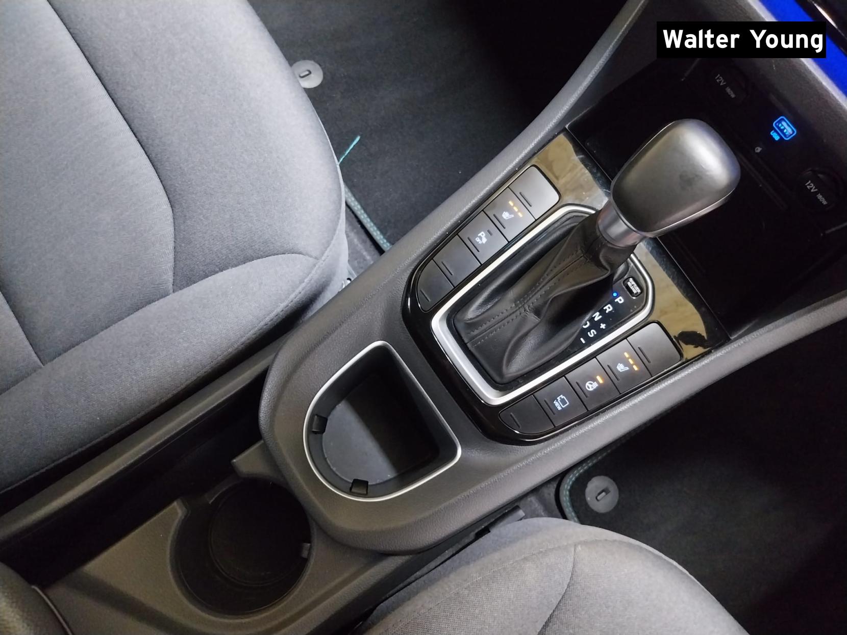 Hyundai IONIQ 1.6 h-GDi Premium Hatchback 5dr Petrol Hybrid DCT Euro 6 (s/s) (141 ps)