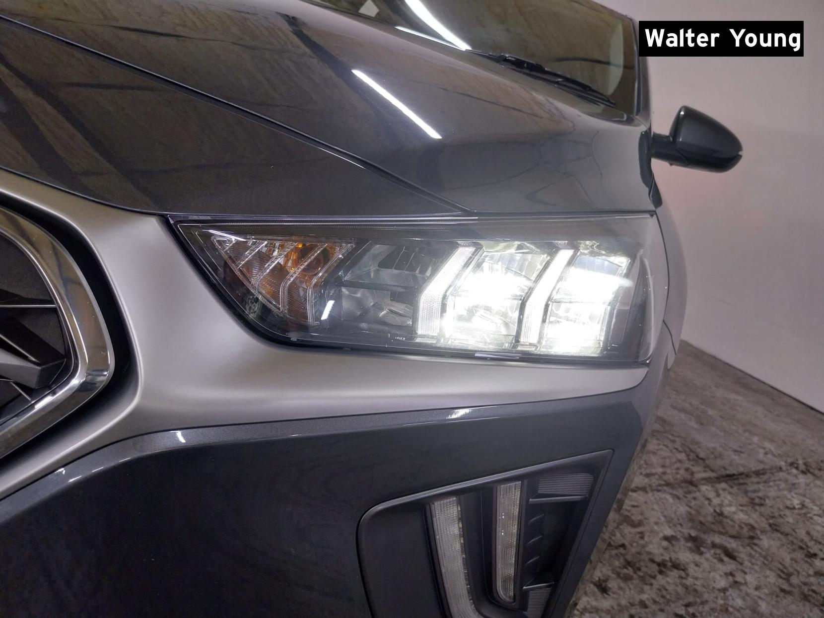 Hyundai IONIQ 1.6 h-GDi Premium Hatchback 5dr Petrol Hybrid DCT Euro 6 (s/s) (141 ps)