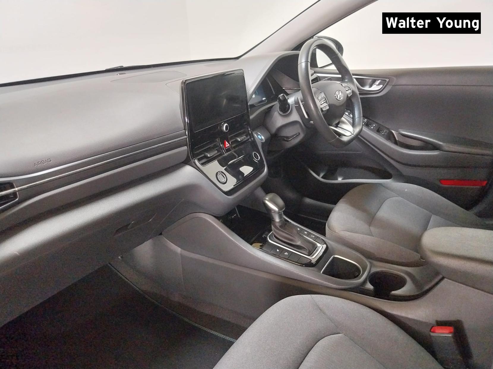 Hyundai IONIQ 1.6 h-GDi Premium Hatchback 5dr Petrol Hybrid DCT Euro 6 (s/s) (141 ps)