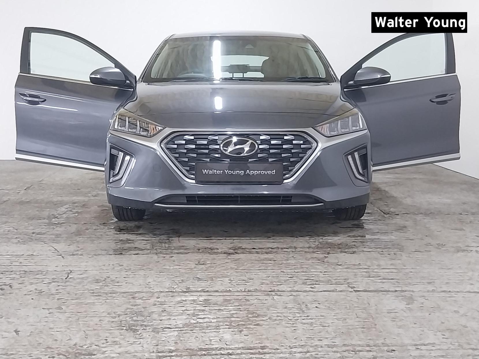 Hyundai IONIQ 1.6 h-GDi Premium Hatchback 5dr Petrol Hybrid DCT Euro 6 (s/s) (141 ps)