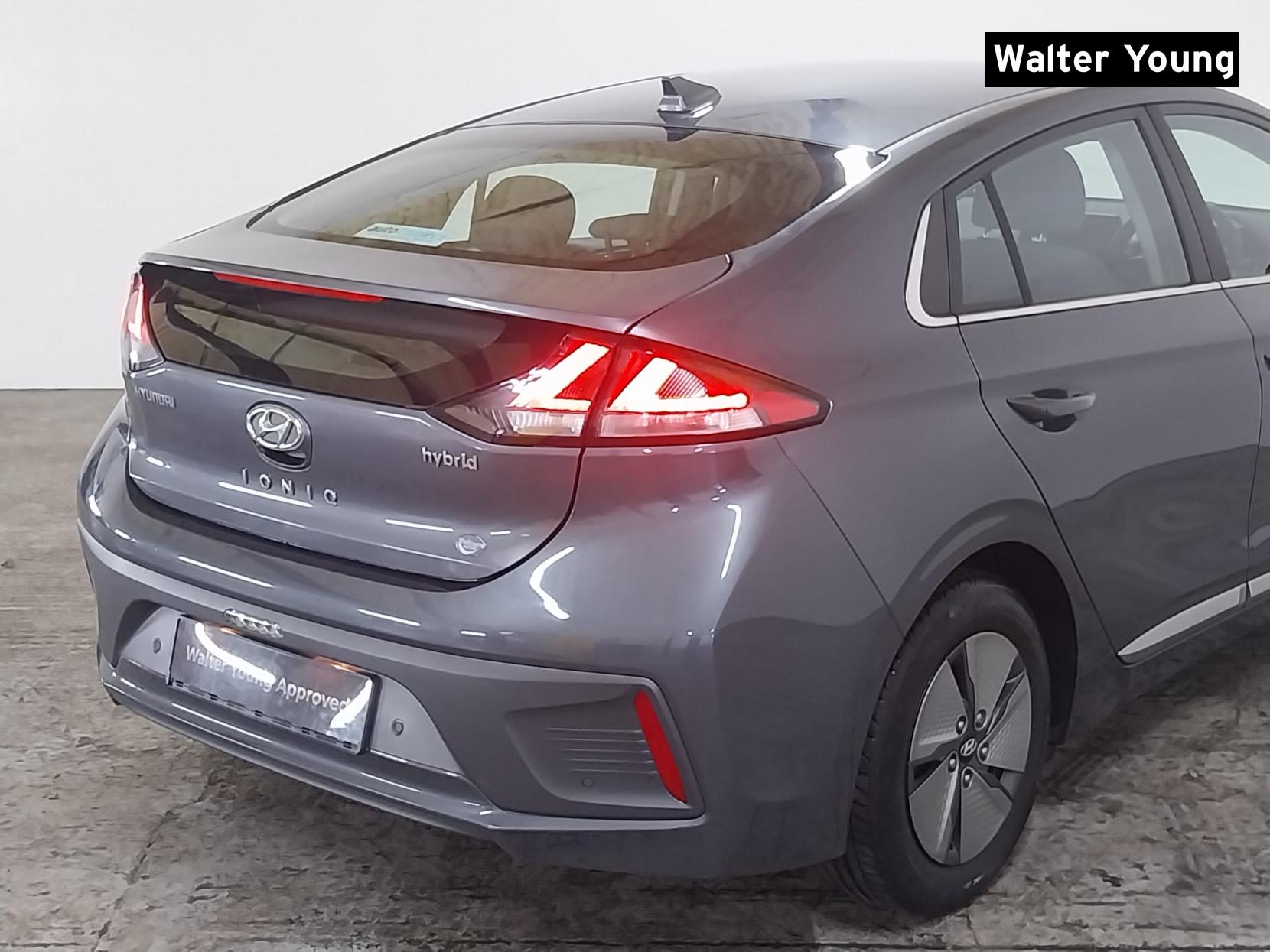 Hyundai IONIQ 1.6 h-GDi Premium Hatchback 5dr Petrol Hybrid DCT Euro 6 (s/s) (141 ps)