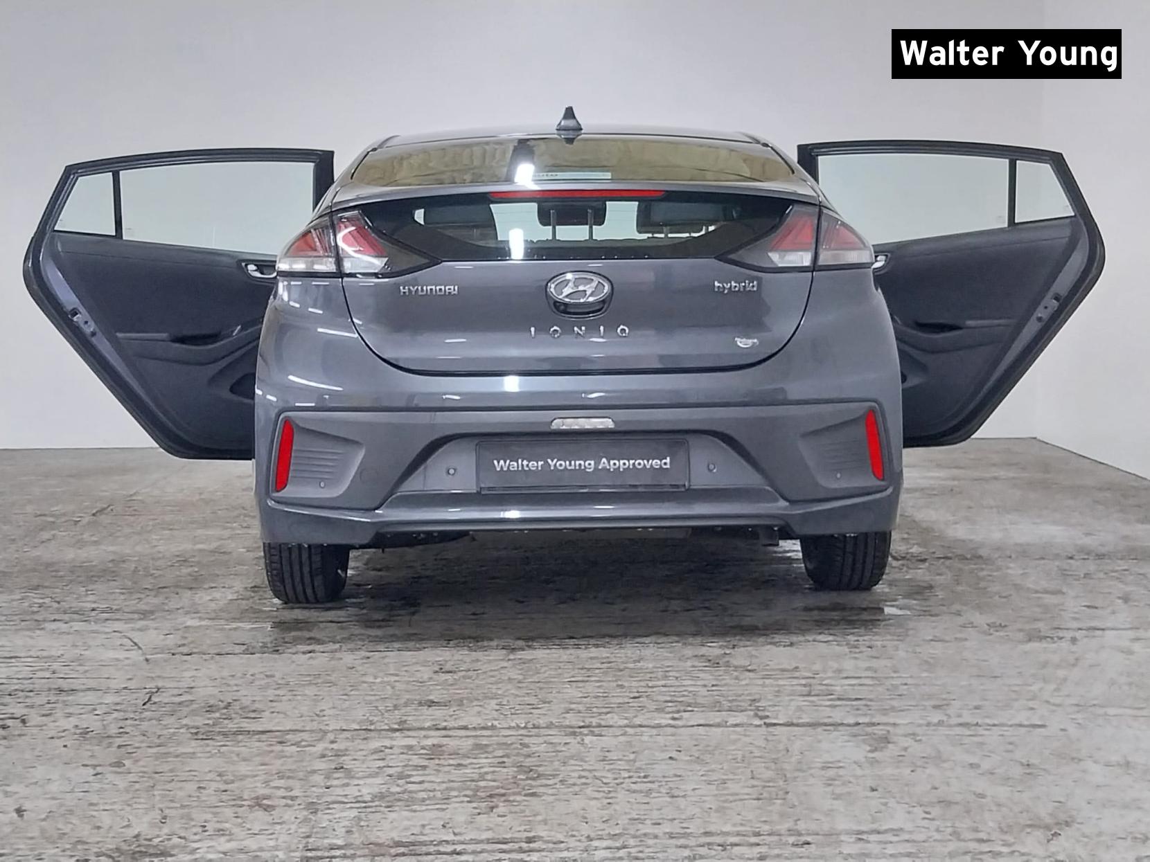 Hyundai IONIQ 1.6 h-GDi Premium Hatchback 5dr Petrol Hybrid DCT Euro 6 (s/s) (141 ps)