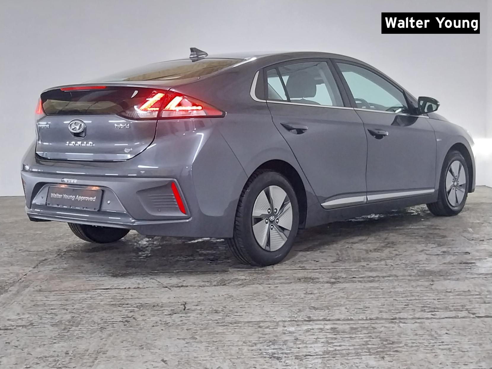 Hyundai IONIQ 1.6 h-GDi Premium Hatchback 5dr Petrol Hybrid DCT Euro 6 (s/s) (141 ps)
