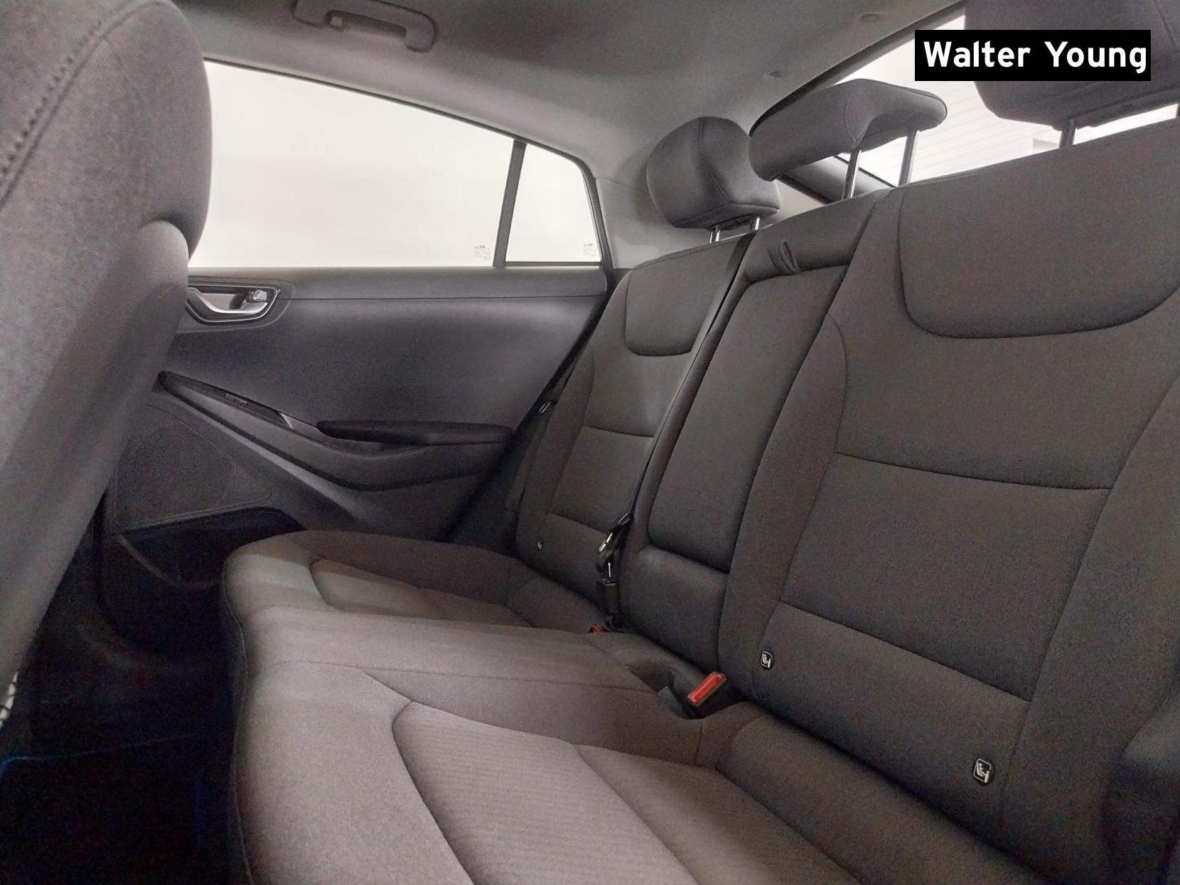 Hyundai IONIQ 1.6 h-GDi Premium Hatchback 5dr Petrol Hybrid DCT Euro 6 (s/s) (141 ps)