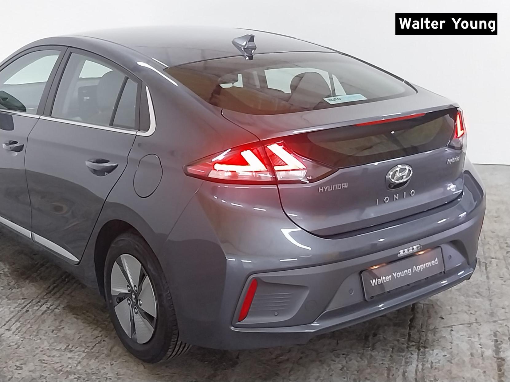 Hyundai IONIQ 1.6 h-GDi Premium Hatchback 5dr Petrol Hybrid DCT Euro 6 (s/s) (141 ps)