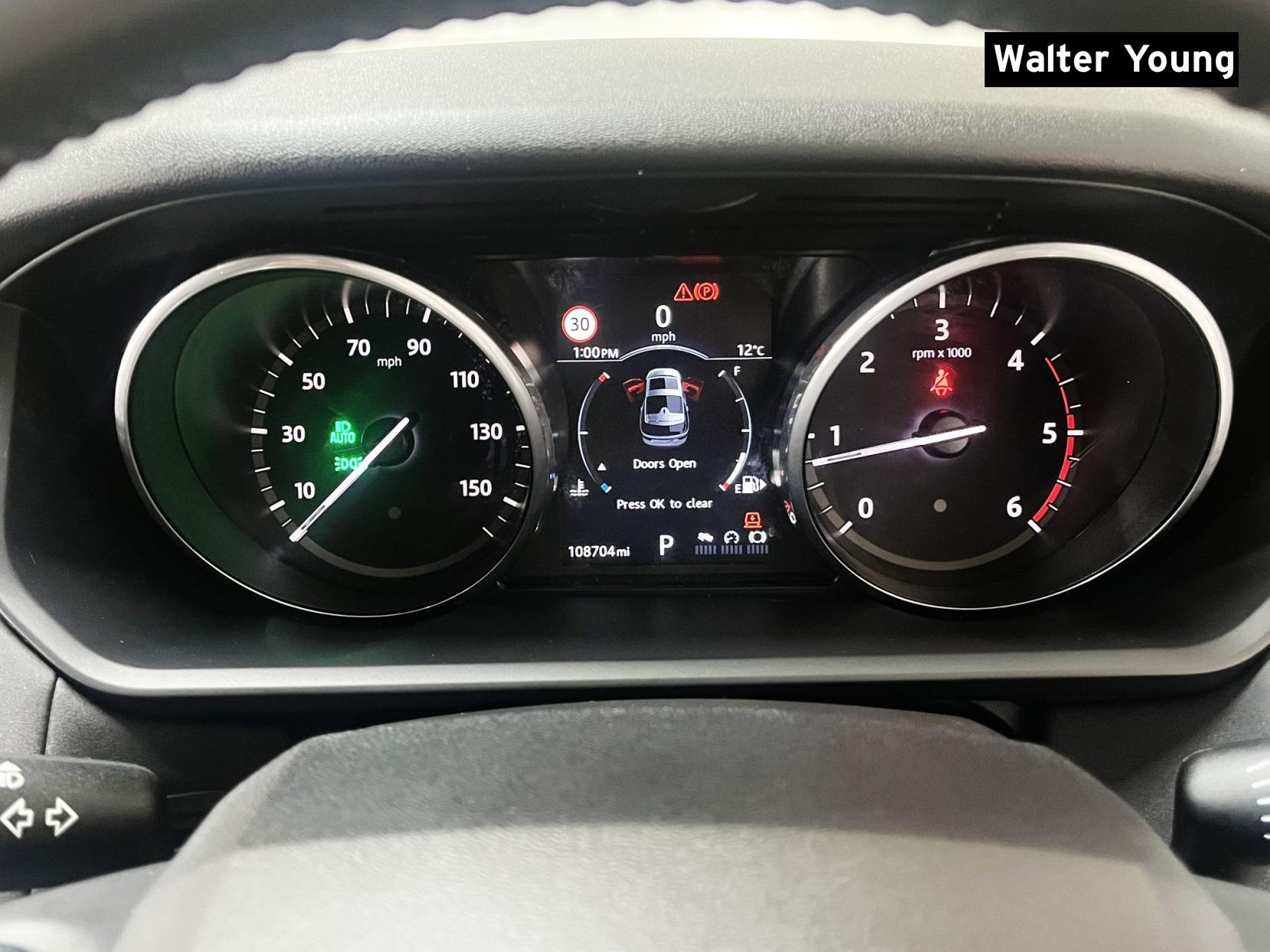 Land Rover Discovery 2.0 SD4 HSE SUV 5dr Diesel Auto 4WD Euro 6 (s/s) (240 ps)