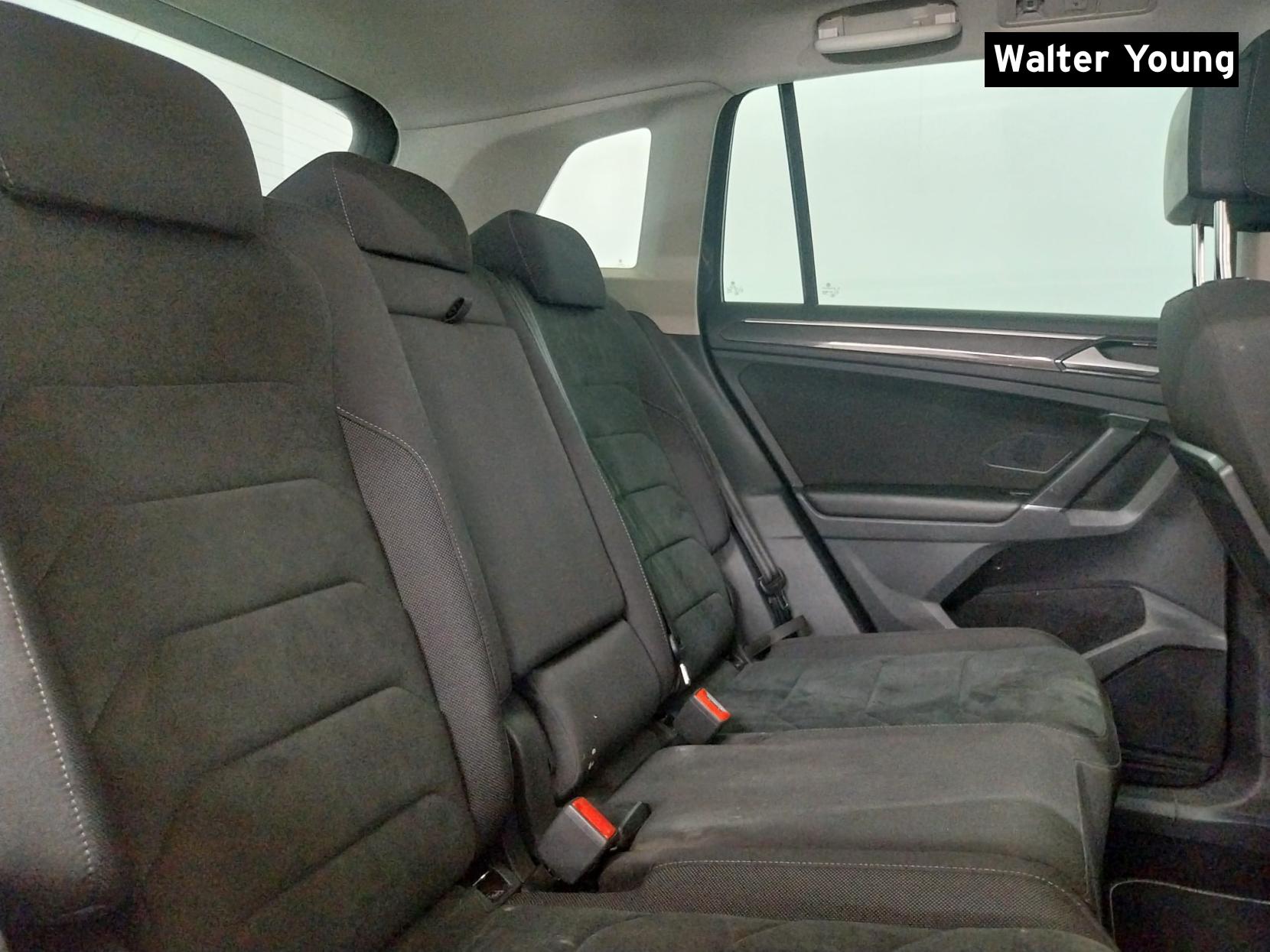 Volkswagen Tiguan 2.0 TDI SEL SUV 5dr Diesel DSG Euro 6 (s/s) (150 ps)