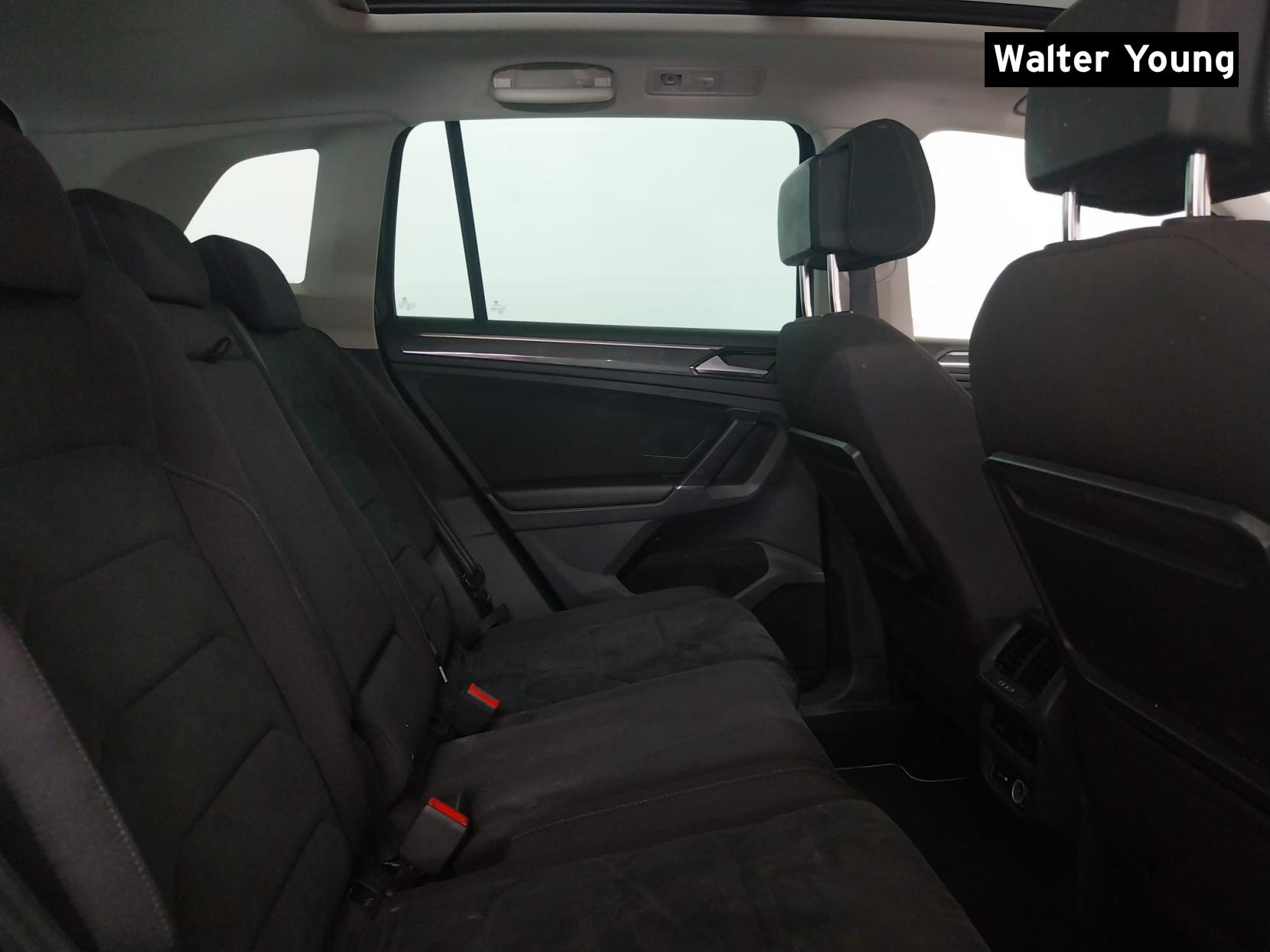 Volkswagen Tiguan 2.0 TDI SEL SUV 5dr Diesel DSG Euro 6 (s/s) (150 ps)