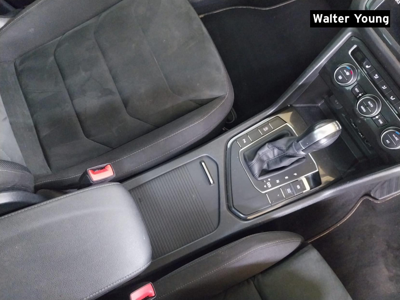 Volkswagen Tiguan 2.0 TDI SEL SUV 5dr Diesel DSG Euro 6 (s/s) (150 ps)
