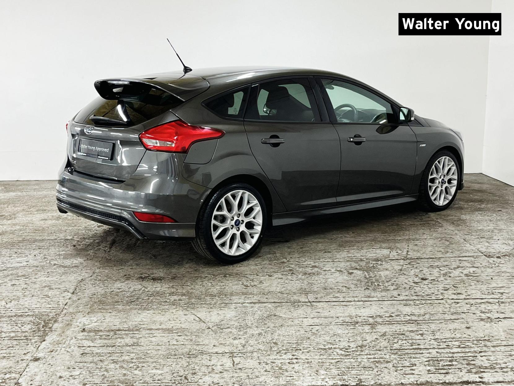 Ford Focus 1.5 TDCi ST-Line Hatchback 5dr Diesel Manual Euro 6 (s/s) (120 ps)