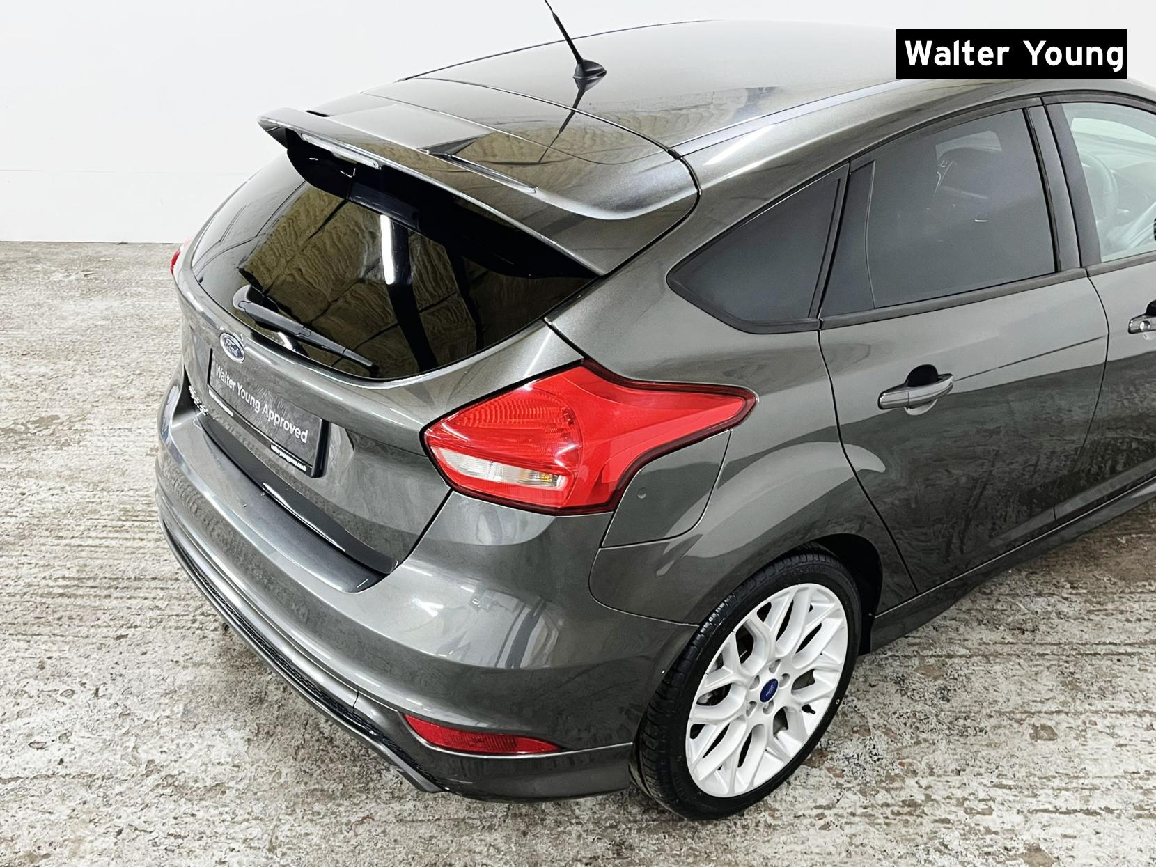 Ford Focus 1.5 TDCi ST-Line Hatchback 5dr Diesel Manual Euro 6 (s/s) (120 ps)