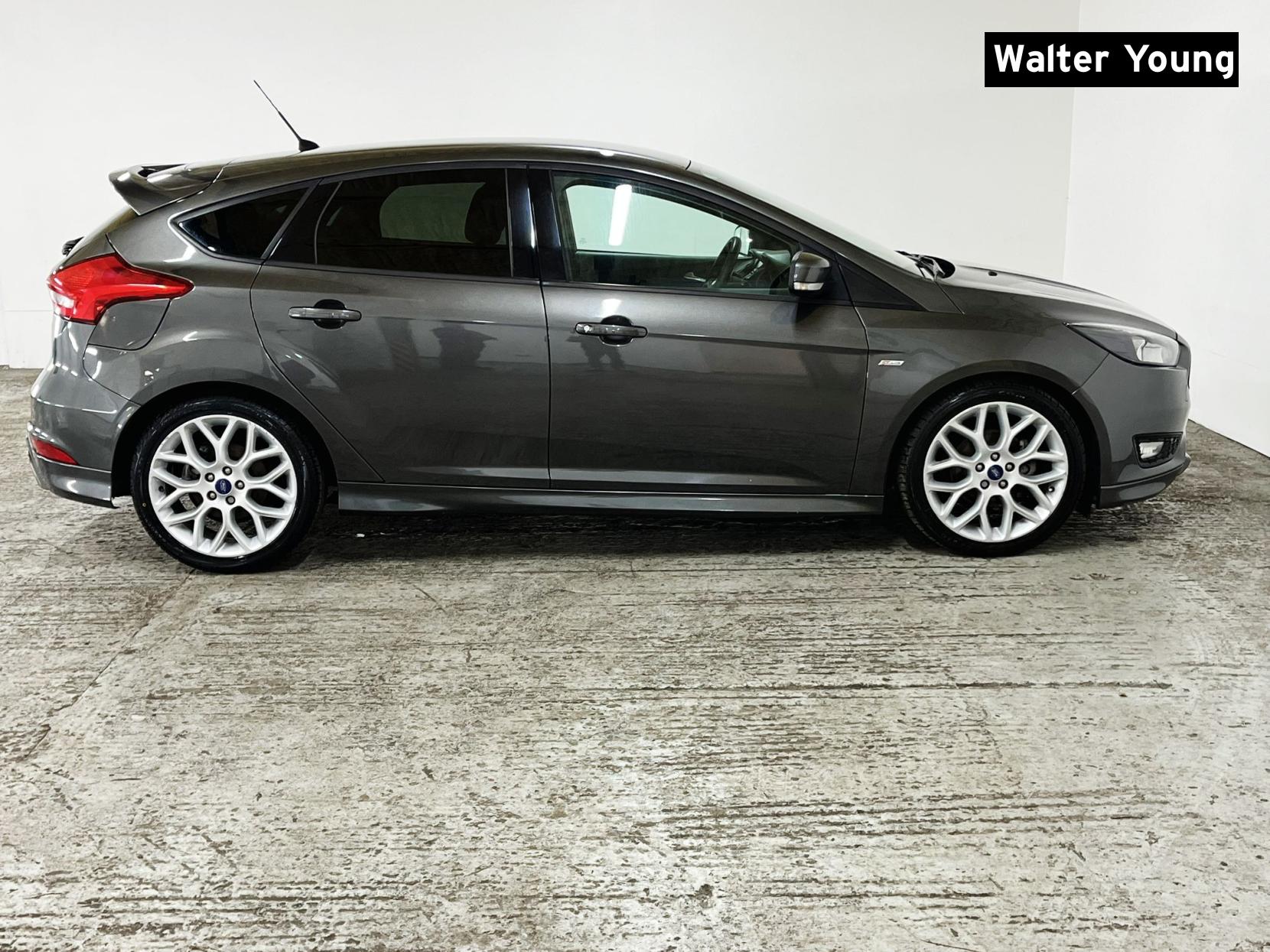 Ford Focus 1.5 TDCi ST-Line Hatchback 5dr Diesel Manual Euro 6 (s/s) (120 ps)