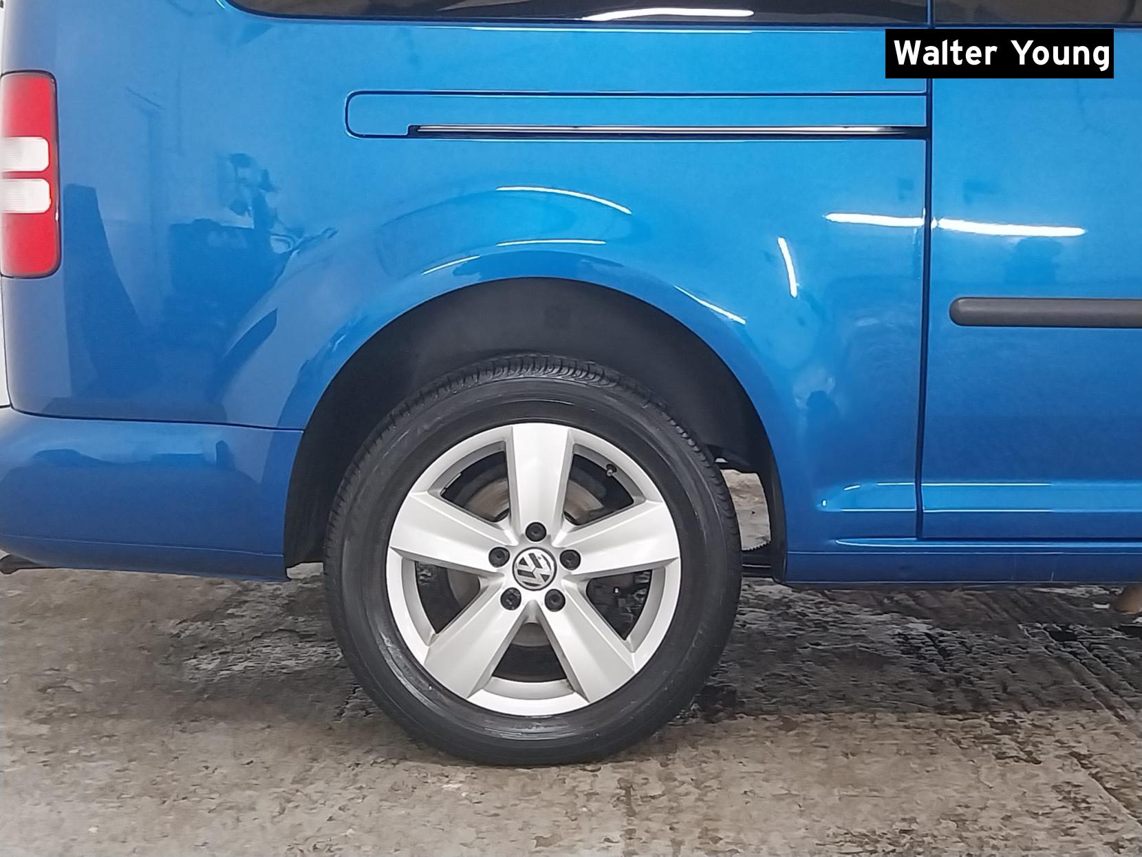 Volkswagen Caddy Maxi Life 1.6 TDI CR MPV 5dr Diesel DSG Euro 5 (102 ps)