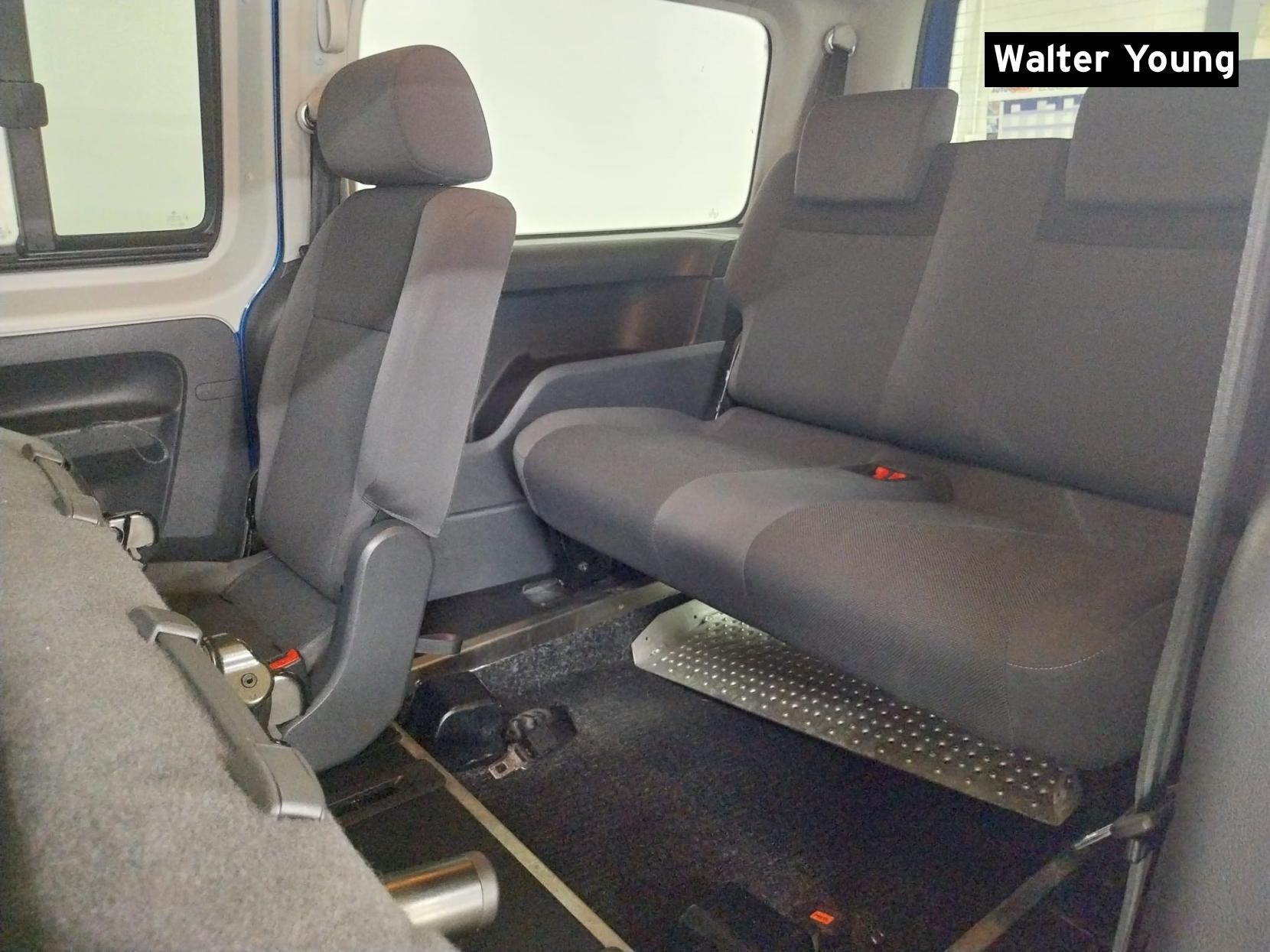 Volkswagen Caddy Maxi Life 1.6 TDI CR MPV 5dr Diesel DSG Euro 5 (102 ps)