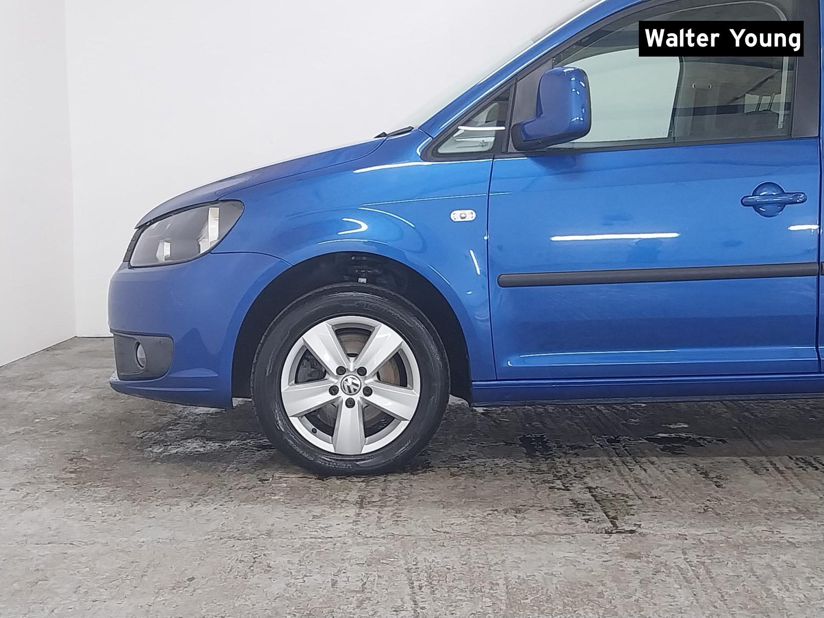 Volkswagen Caddy Maxi Life 1.6 TDI CR MPV 5dr Diesel DSG Euro 5 (102 ps)