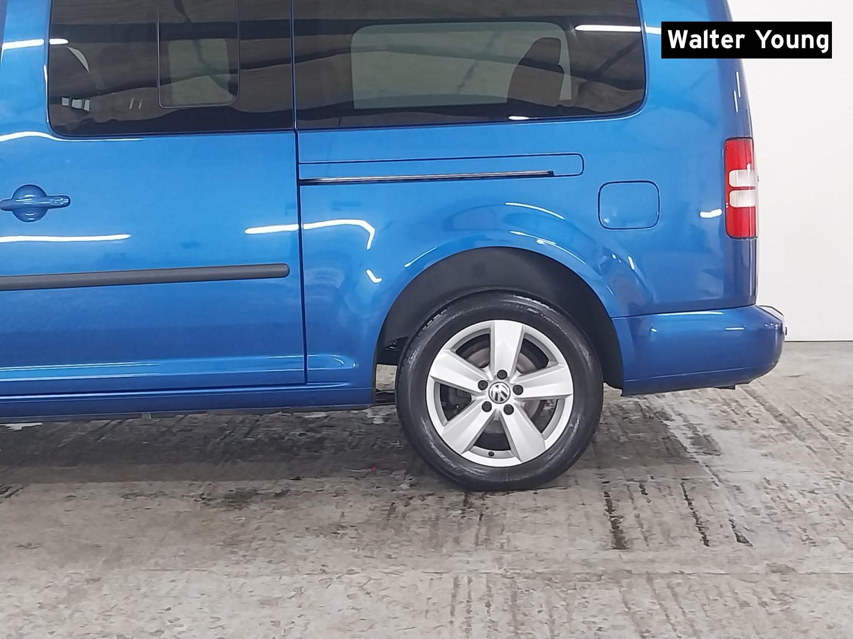 Volkswagen Caddy Maxi Life 1.6 TDI CR MPV 5dr Diesel DSG Euro 5 (102 ps)
