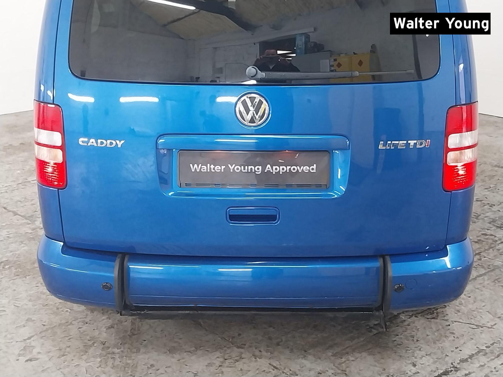 Volkswagen Caddy Maxi Life 1.6 TDI CR MPV 5dr Diesel DSG Euro 5 (102 ps)