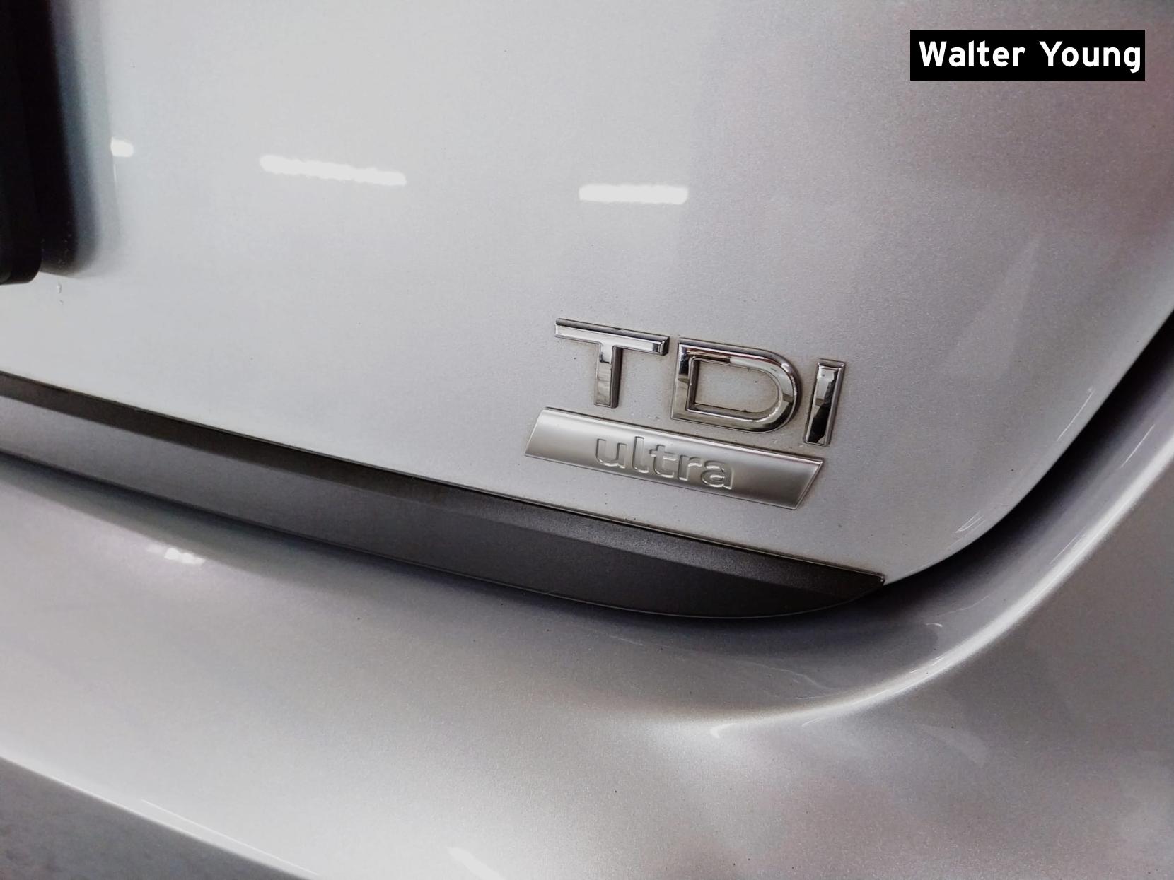 Audi A6 Saloon 2.0 TDI ultra S line Saloon 4dr Diesel S Tronic Euro 6 (s/s) (190 ps)