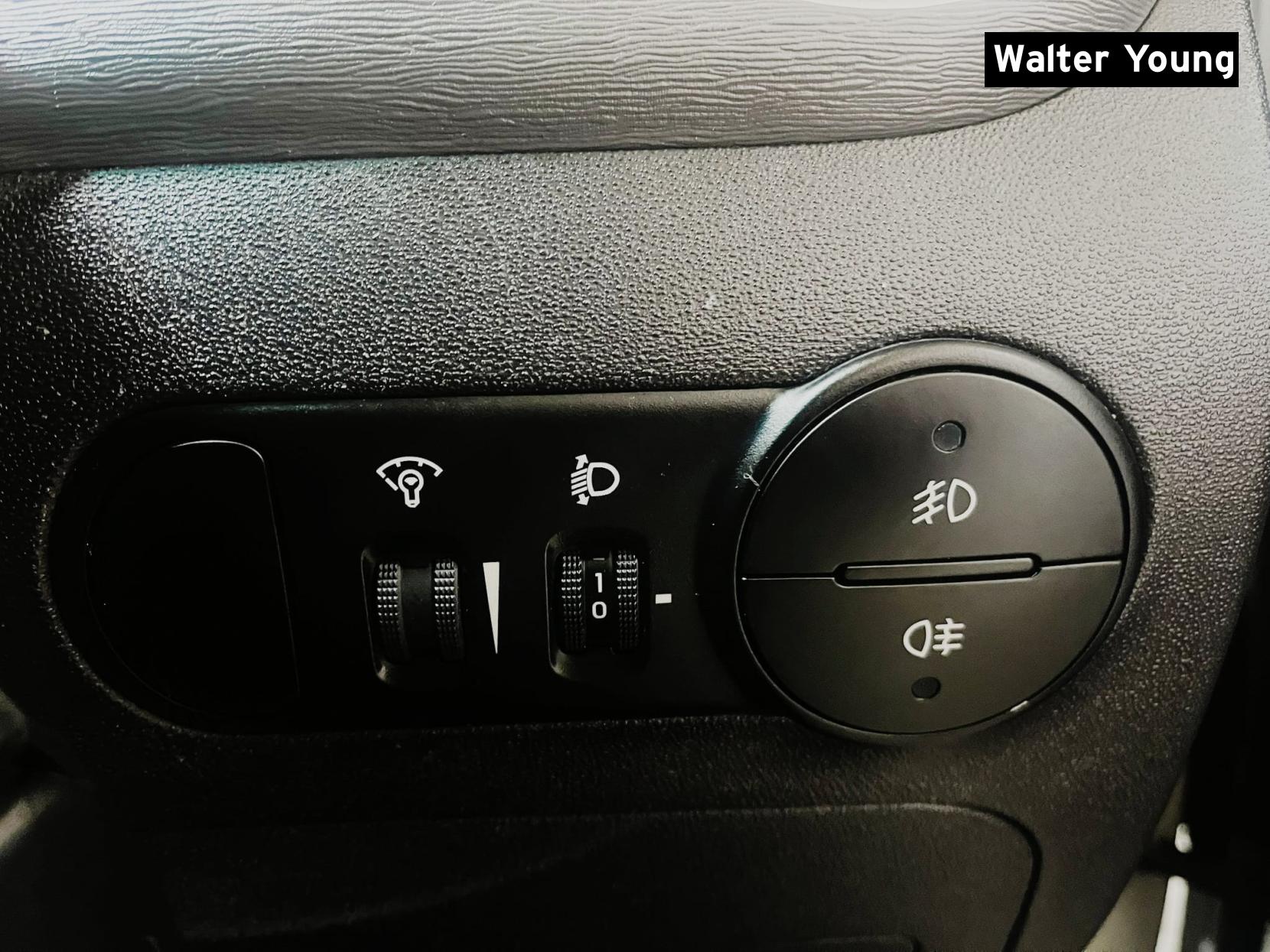 Hyundai i10 1.2 Active Hatchback 5dr Petrol Manual Euro 5 (85 bhp)