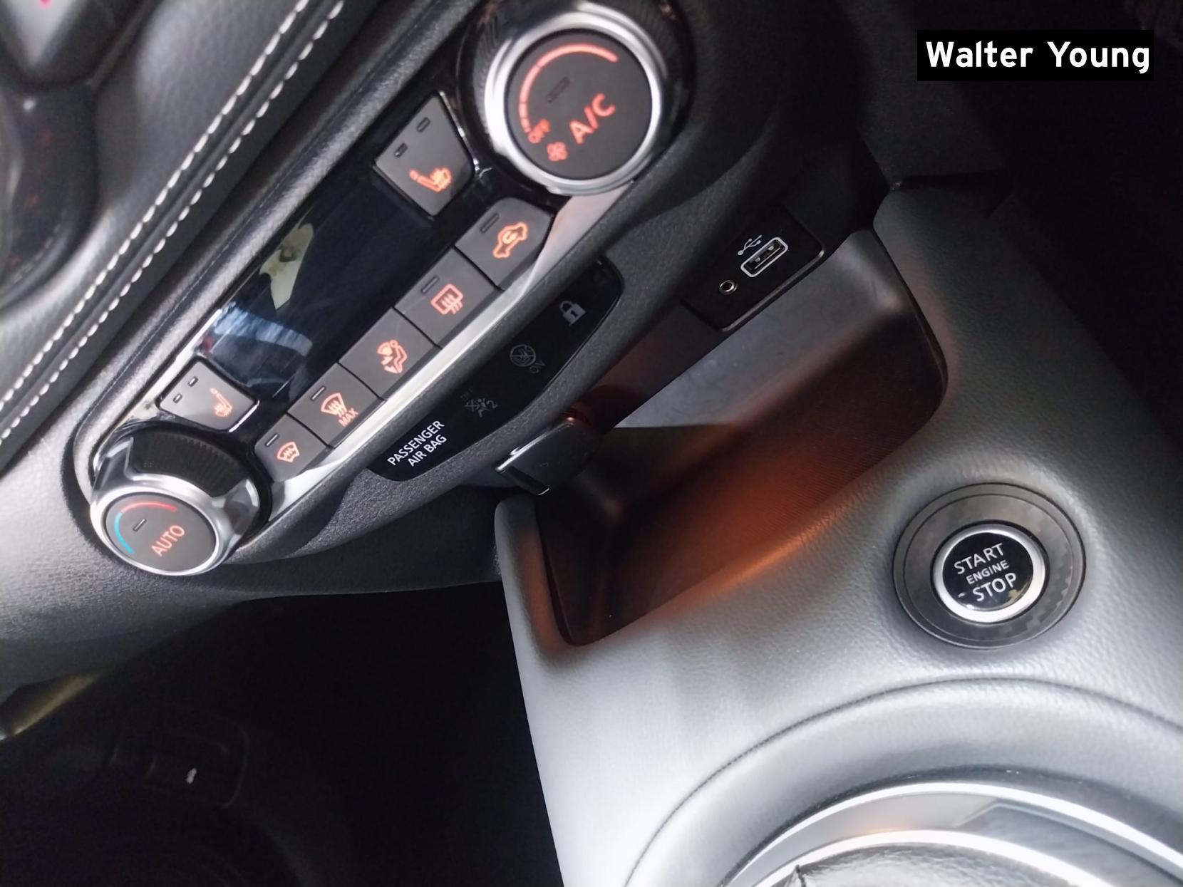 Nissan Juke 1.0 DIG-T N-Connecta SUV 5dr Petrol Manual Euro 6 (s/s) (114 ps)