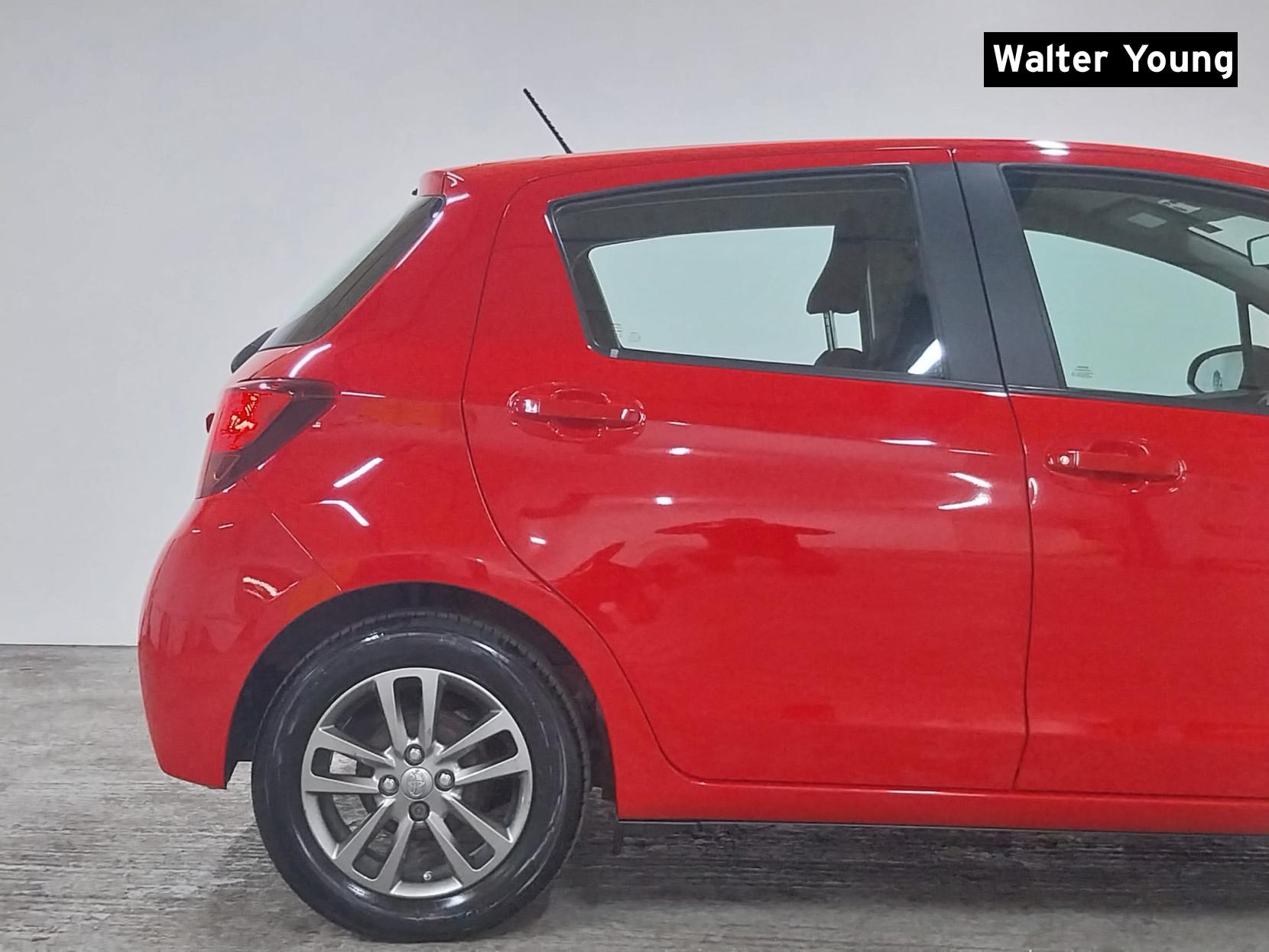 Toyota Yaris 1.33 Dual VVT-i Icon Hatchback 5dr Petrol Manual Euro 5 Euro 5 (99 ps)