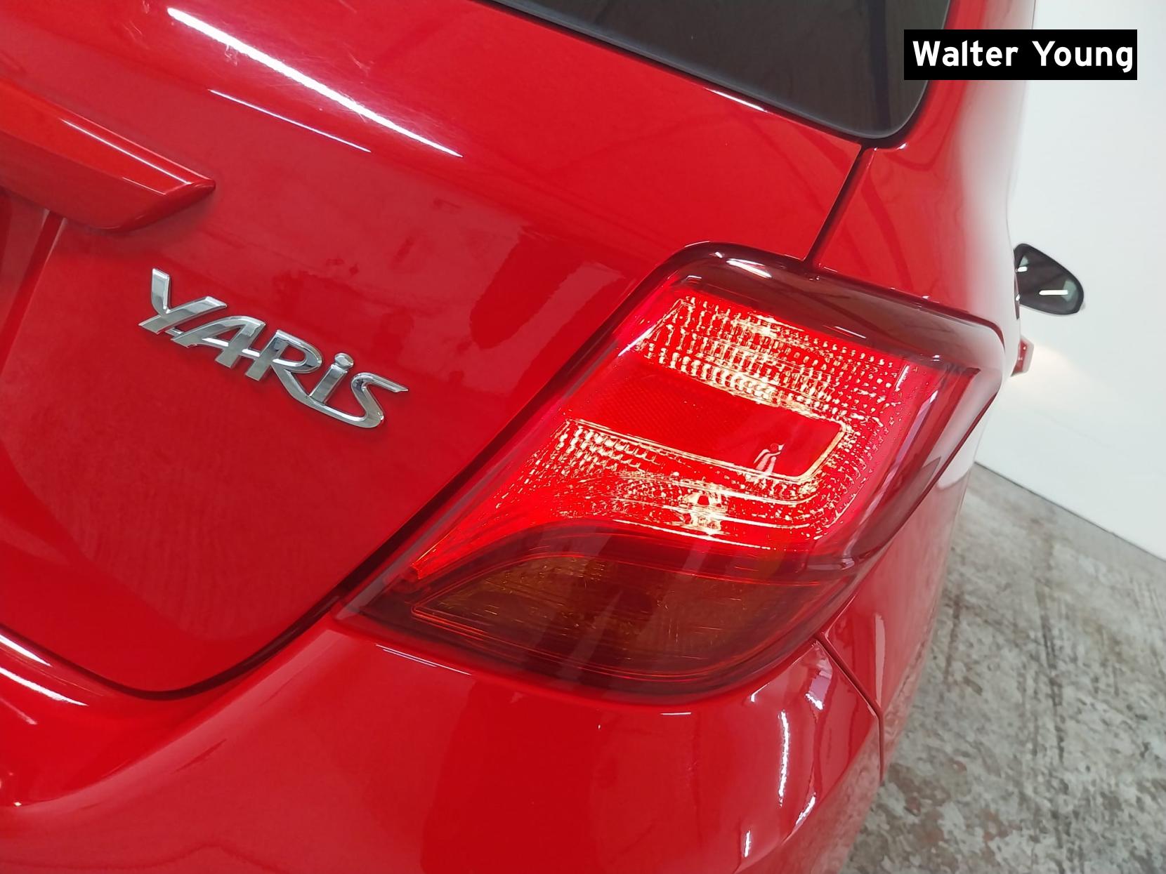 Toyota Yaris 1.33 Dual VVT-i Icon Hatchback 5dr Petrol Manual Euro 5 Euro 5 (99 ps)