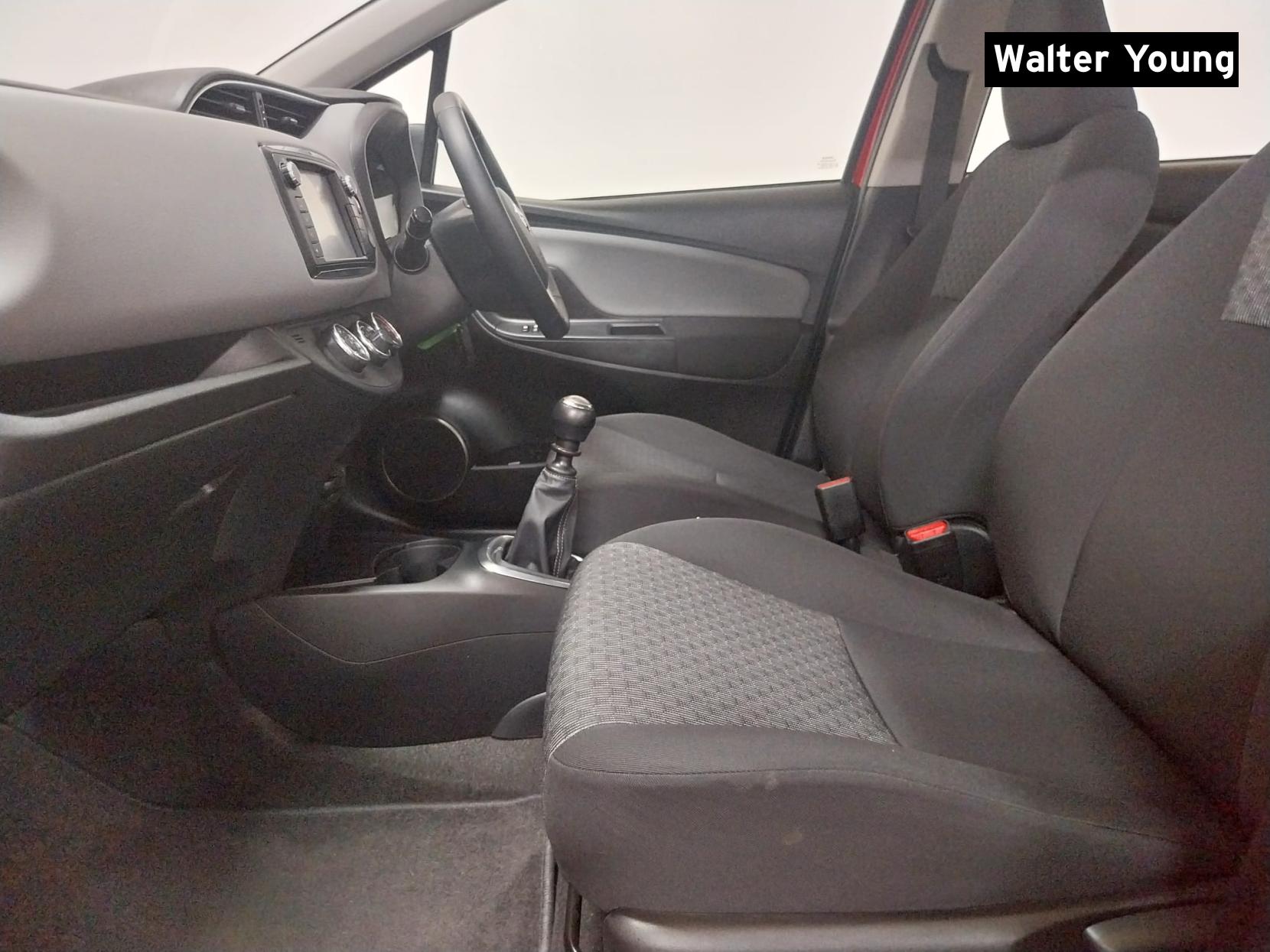 Toyota Yaris 1.33 Dual VVT-i Icon Hatchback 5dr Petrol Manual Euro 5 Euro 5 (99 ps)