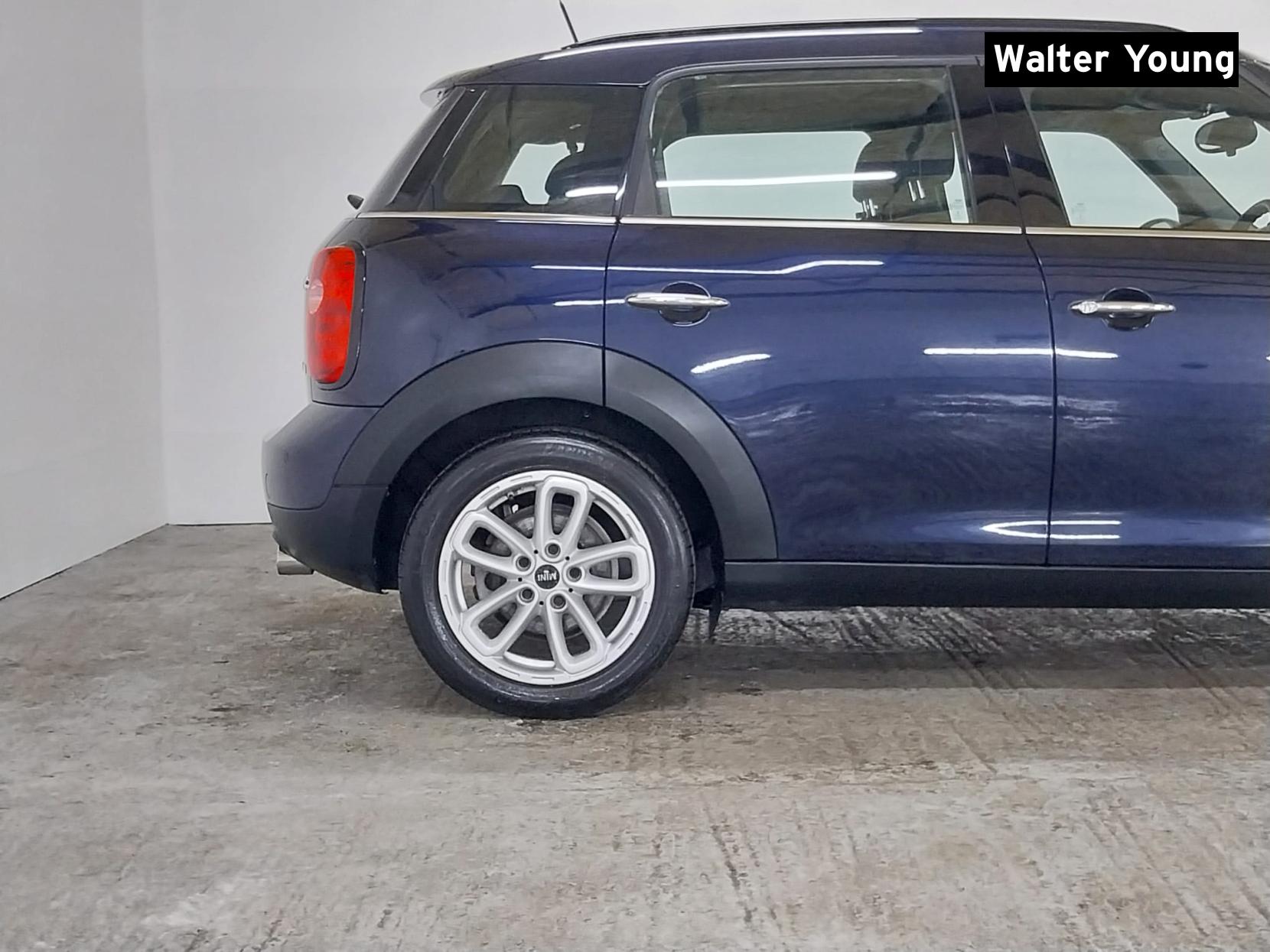 MINI Countryman 1.6 Cooper D Business Edition SUV 5dr Diesel Manual Euro 5 (s/s) (112 ps)